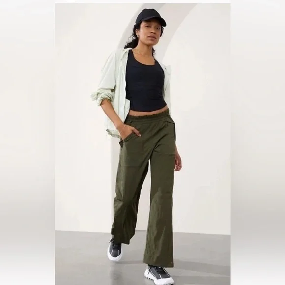 Athleta Trekkie Parachute Pant Green Olive size 6 nwot - Picture 1 of 8